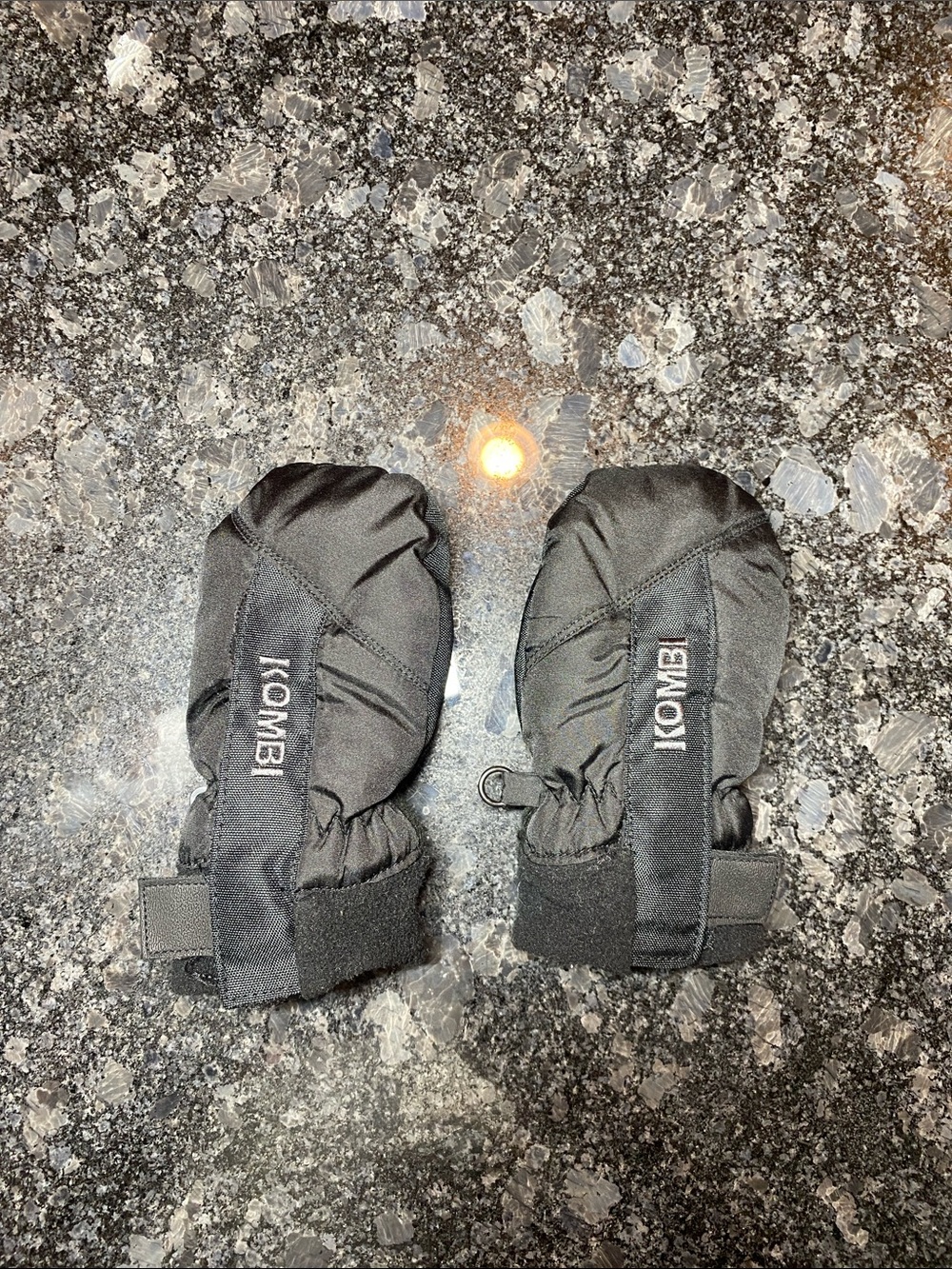 Kombi Child Toddler Black Gloves Mittens Size XS